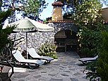 Garten und Aussengrill der "casaconchita", altkanarisches Steinhaus, modernisiert, im Nordwesten v. 'LA PALMA'