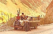 PERU 1975_Wochenend-Jeeptour von Lima aus_mit dem Sohn unserer Wirtin und seinem deutschstmmigen Freund nebst Freundin_Jochen A. Hbener