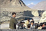 PAKISTAN_KARAKORAM HIGHWAY_very dangerous staggering suspension bridge_November 1995_my motorcycle-world- trip 1995/96